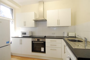 3 bed flat, Alexandra Road, Mutley, Plymouth, PL47EF - Image 5